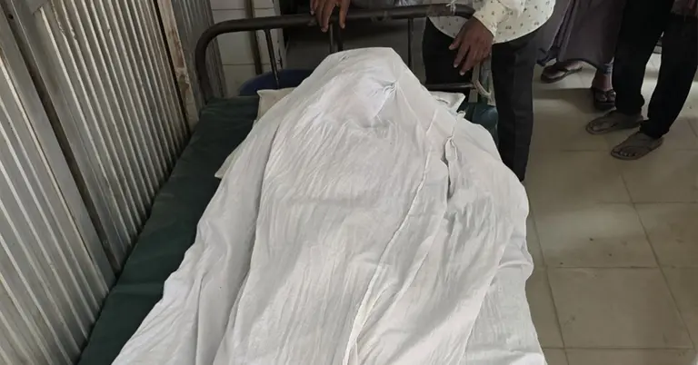 নিহত শ্রমিকের মরদেহ